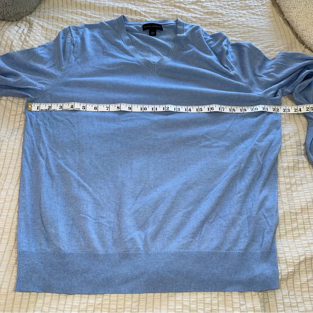 Light Blue BR Silk Cashmere Blend V Neck Sweater large - Picture 4 of 4